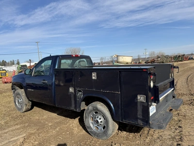 USED 2011 GMC 2500 HD
