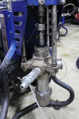 GRACO GH-733ES Sprayer/Pump | Levy Recovery Group (9)