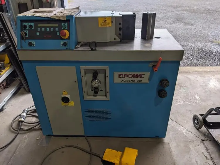 Used 2004 EUROMAC DIGIBEND Press Brakes | Two Spade Machinery LLC #508394