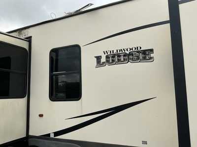 Used 2017 WILDWOOD LODGE 394FKDS Campers, Caravans, Motorhomes Michigan US | Miedema Asset Management Group #1402838