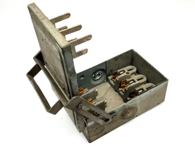 Used Trumbull Busway 30A, 575V, 3 PH, 3W, 7-1/2 HP Circuit Breakers Michigan US | Maverick Industrial Sales #1394389