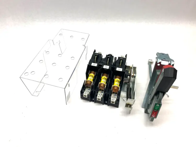 Used ALLEN-BRADLEY DISCONNECT SWITCH ASSEMBLY W/ METAL HANDLE AND COVER Disconnects | Maverick Industrial Sales #1107560