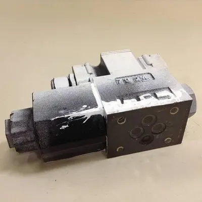 USED YUKEN DSG-01-2B2-D24-50251