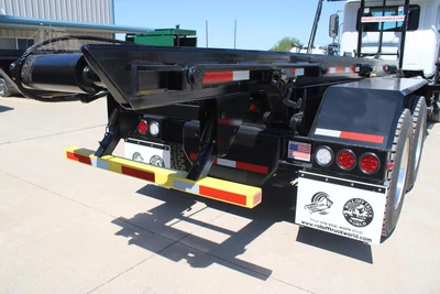 New | in-Stock 2025 MACK GRANITE 64BR Rolloff Trucks Texas US | Roll Off Truck World #1491930