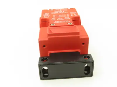 Allen Bradley 440K-T11207 Trojan 5 Guardmaster Safety Switch Tongue Interlock