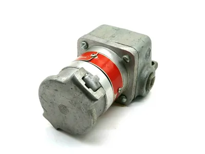 USED CROUSE HINDS CES2214-NX RECEPTACLE MODEL M4 CES2214NX