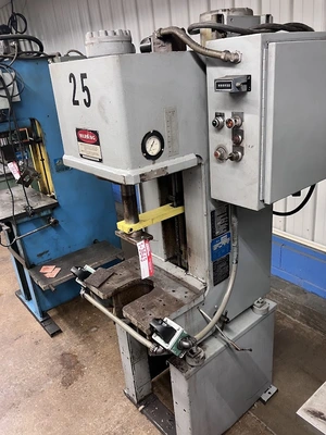 Used _UNKNOWN_ _UNKNOWN_ C-Frame Presses Michigan US | Miedema Asset Management Group #1371705