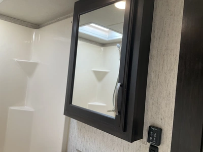 Used 2018 MOMENTUM 395M Campers, Caravans, Motorhomes Michigan US | Miedema Asset Management Group #1334425