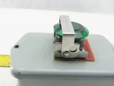 Hoffman E-D1PB1 Enclosure Type 4,6,12,13 W/ 800 FRXMQ24RA7/F 24V Green E-Stop