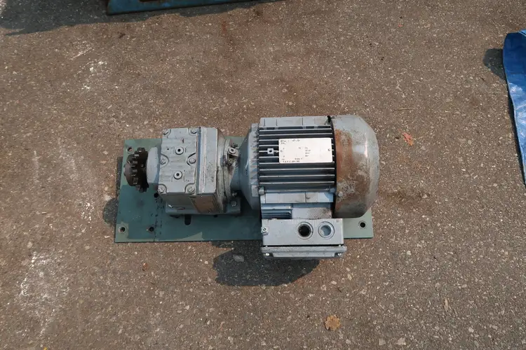 Used SEW-EURODRIVE R37DT90L4 Motors (misc) British Columbia CA | Lenmark #246259