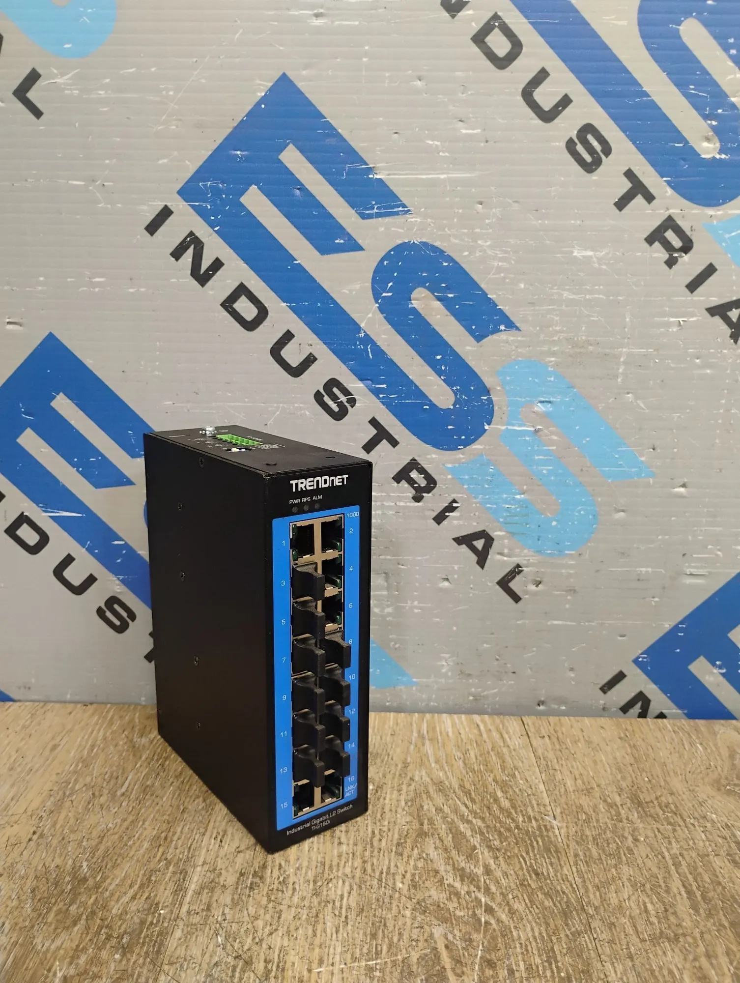 USED TRENDNET TI-G160I