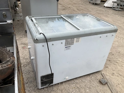 Used _UNKNOWN_ _UNKNOWN_ Display Freezers Michigan US | Miedema Asset Management Group #1321090