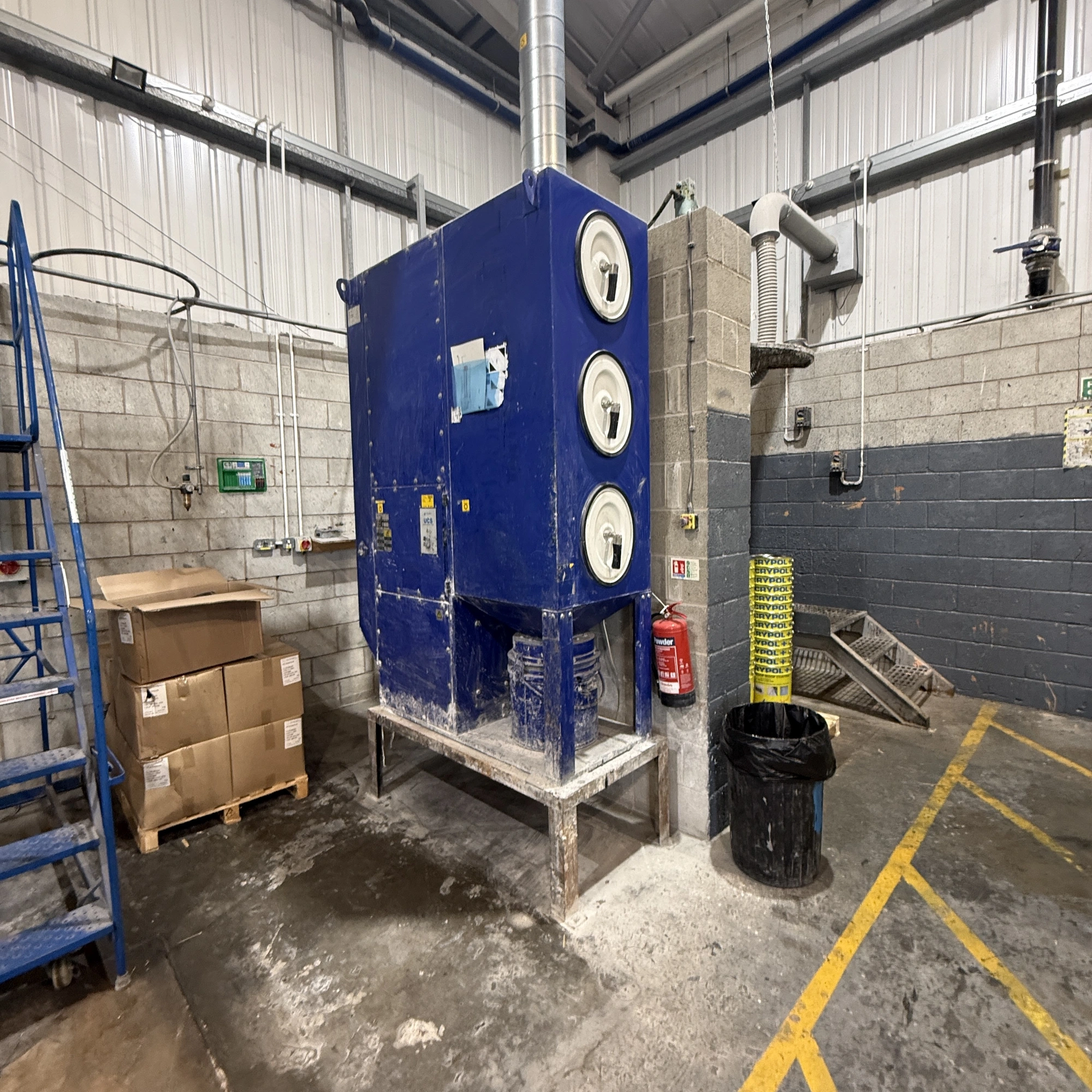 DCE 400/690 cartridge type dust collector