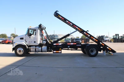 New | in-Stock 2025 MACK MD6 Rolloff Trucks Texas US | Roll Off Truck World #1491916
