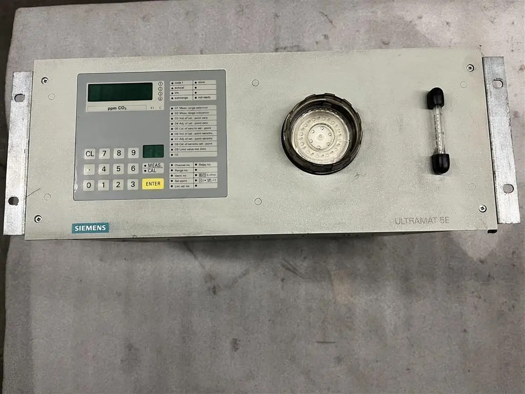 USED SIEMENS CONTINUOUS GAS ANALYZERS, ULTRAMAT 5E 7MB1120-2WC2