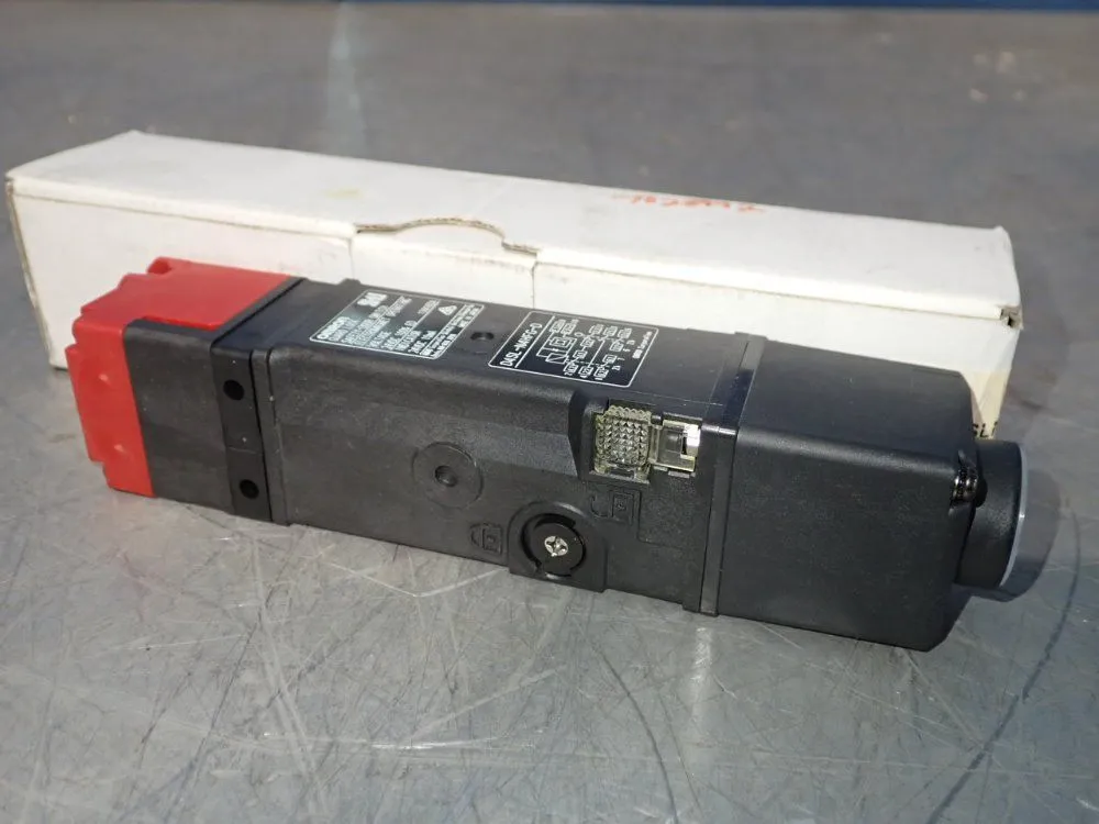 New | in-Stock OMRON D4SLN4HFGD Relays & Switches Ohio US | HGR 24 #754787