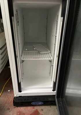 174-0063 Norlake NLCT55 Countertop Glass Door Commercial Self Contained Freezer