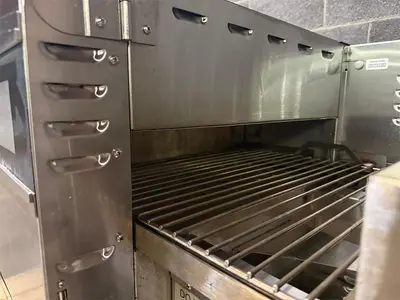 USED OVENTION M1718