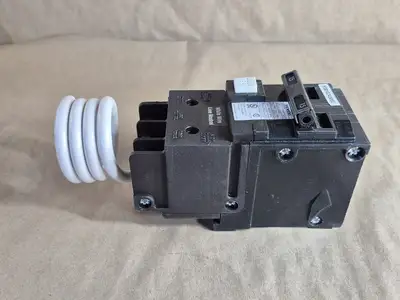 NEW SIEMENS QF215H