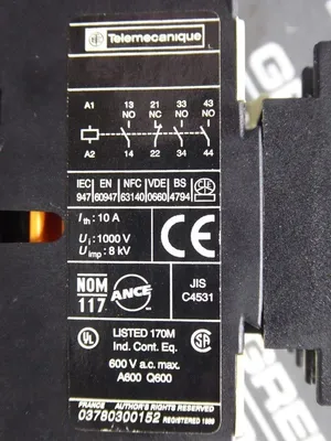 Telemecanique Contactor CA3 DN31 24VDC Coil with LA1 DN31 Relay Used