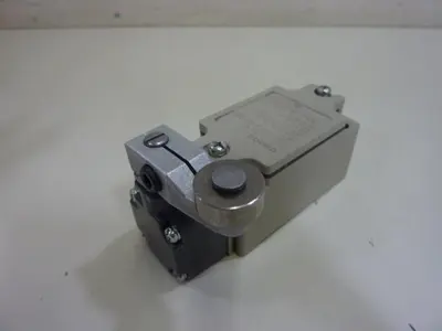 USED OMRON D4B-2115N-M6