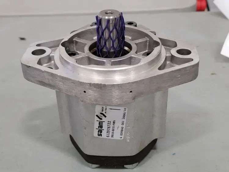 Used 2006 SALAMI 3PB21D-R87S3 Parts (Hydraulics and Pneumatics) British Columbia CA | Lenmark #265068