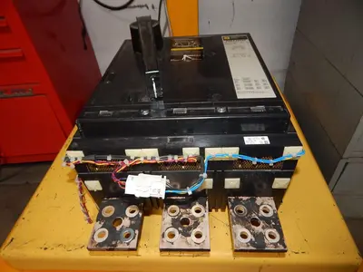 Used SQUARE D 04-15311-474 Circuit Breakers Texas US | Aucto #1308314