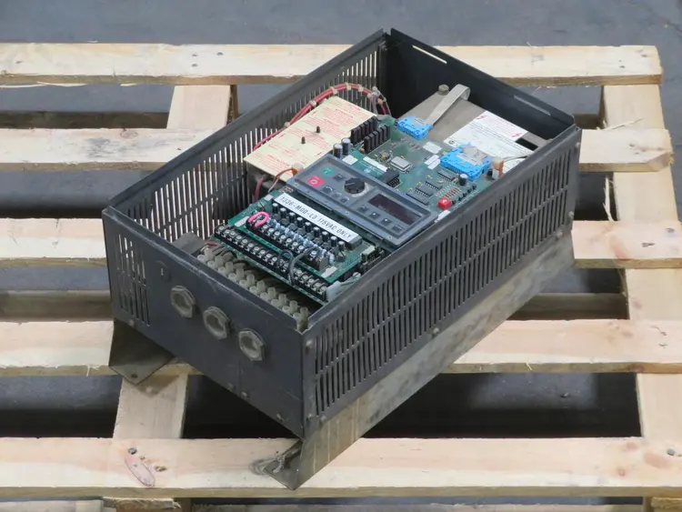 Used ALLEN BRADLEY 1336 VT-8005-EAN-FA2-L3 AC Drive Control Module Texas US | Aucto #1307100
