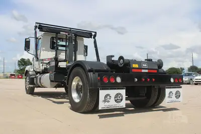 New | in-Stock 2025 MACK MD6 Hooklifts & Roll-Offs Texas US | Roll Off Truck World #1491879
