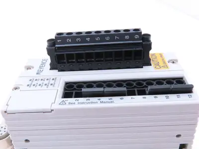 Keyence SL-R11 Safety Relay Control Unit 24VDC Din Rail Mount