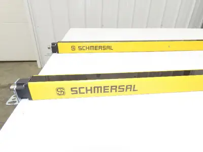 Schmersal SLC440COM-ER-1210-30 Safety Light Curtain Receiver/Transmitter Set