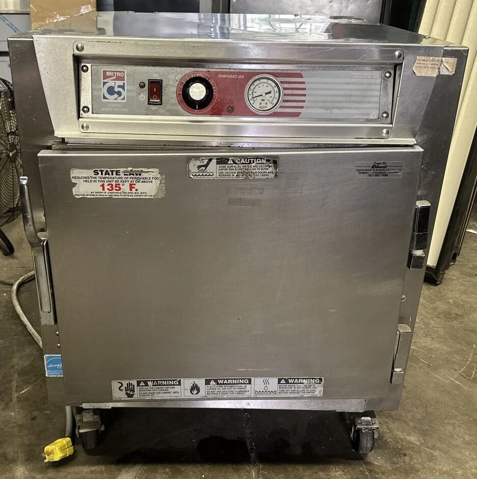 174-0153 Metro C563-SFS-U Half Size Mobile Heated Hot Food Warmer