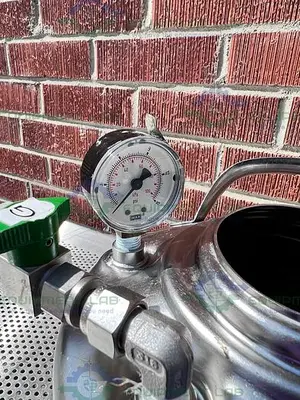 USED ALLOY PRODUCTS 12 LITER STAINLESS STEEL VESSEL 140 PSI W/ GAUGE + ACCESSORIES
