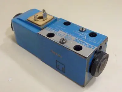 USED VICKERS DG4V-3-2AL-M-U-HL7-60