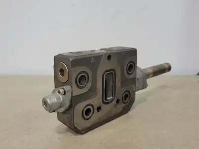Hydraulic Valve 1235-10701