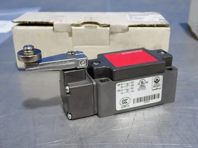 Used EUCHNER 090747 Relays & Switches Ohio US | HGR 24 #907406