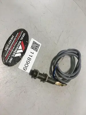 USED BALLUFF BES 516-325-SA56