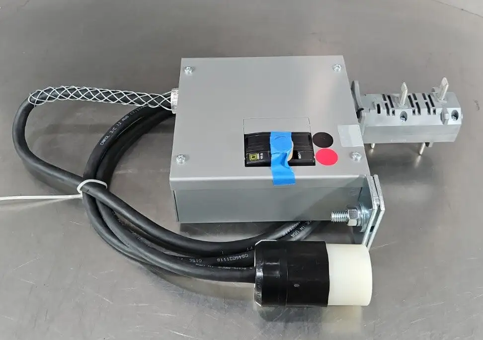 STARLINE Busway Tap Box CBDCT5E12-6'-L620C-4 20A. 240V. 6C-11