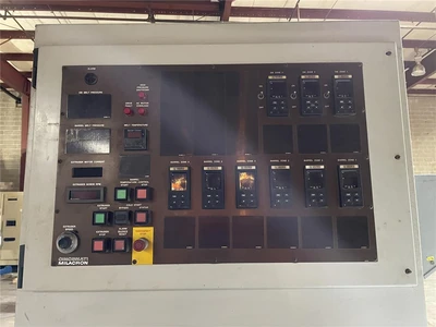 USED CINCINNATI MILACRON APEX 3.5