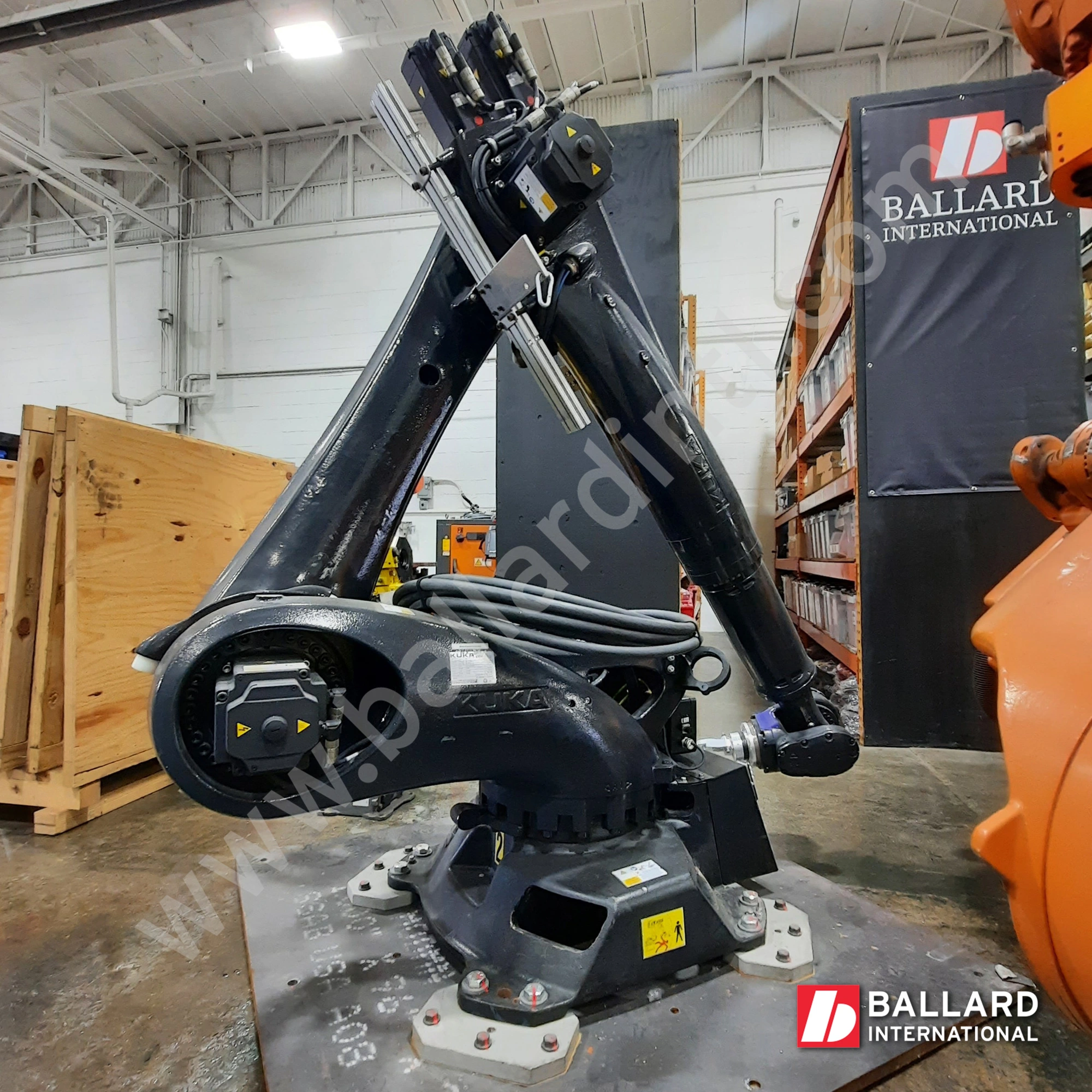 KUKA KR 120 R3900 Ultra K Robot System w/ KRC4 Controller