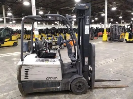 Used 2021 CROWN SC5245-40 3-Wheel Stand up Electric Counterbalance Forklifts | Russell Equipment #724148