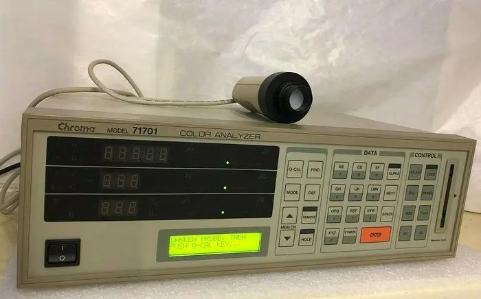 CHROMA 71701 COLOR ANALYZER
