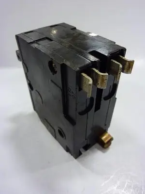 USED SQUARE D QO230