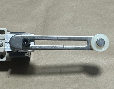 NEW Omron D4B-2116N