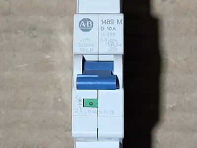 Used ALLEN-BRADLEY 1489-M1D100 Switchgears British Columbia CA | Lenmark #1438565