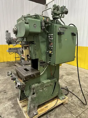 22 TON CLEARING MODEL #22 P640 TORQ PAC OBI STAMPING PRESS, 2" STROKE: STOCK 19382