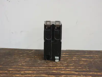NEW SQUARE D QOB215