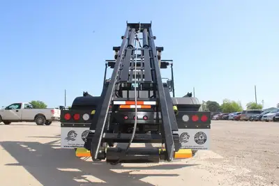 Used 2025 MACK MD7 Rolloff Trucks Texas US | Roll Off Truck World #1491915