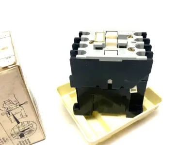 USED ALLEN-BRADLEY SER. C TYPE F CONTROL RELAY 110V-50HZ, 120V-60HZ
