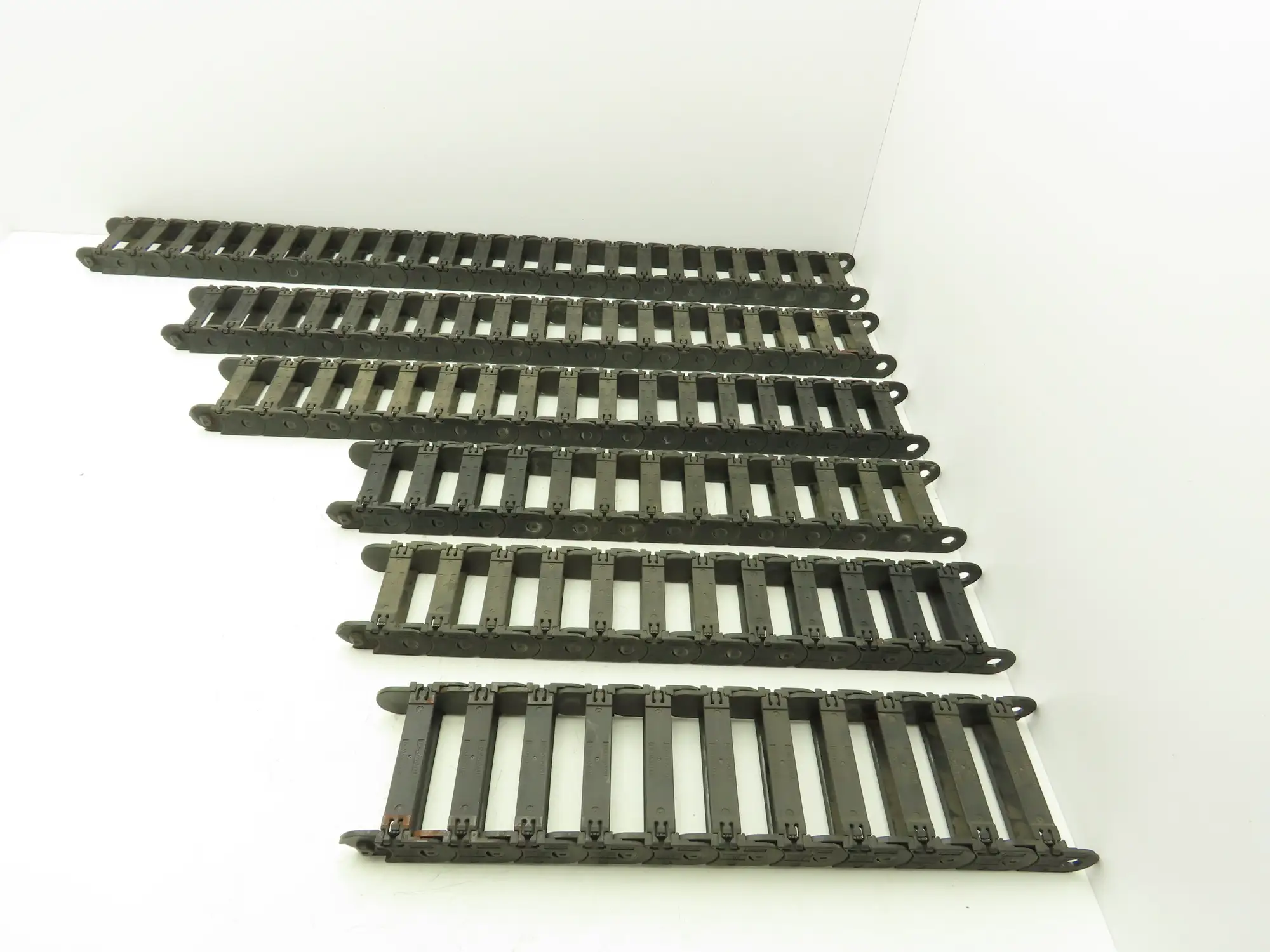Tsubaki Energy Chain Cable Carrier 15/16 x 3 x 21-42" Mixed Length Lot of 6